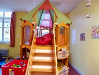 La cabane pour les enfants dans la bibliothèque de Condat-lès-Montboissier