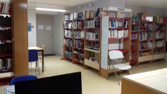 L'intérieur de la bibliothèque de Marsac-en-Livradois