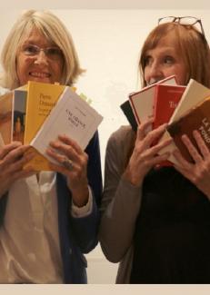 Les deux lectrices Monique Jouvancy et Anne Gaydier