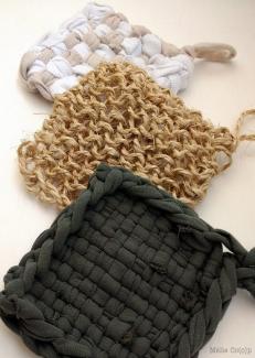 des éponges tawashi en tissu recyclé