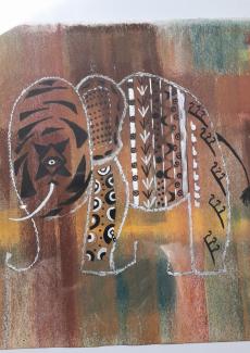 photo d'une des peinture de Aké présente dans l'exposition, représentant un éléphant