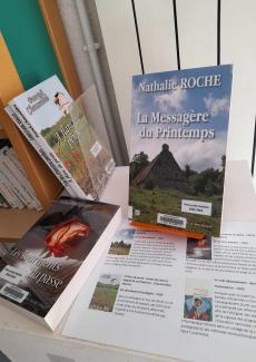 une photo de quelques livres de la sélection présentés à la médiathèque de Cunlhat