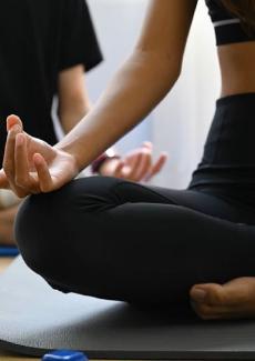 photo d'une personne faisant du yoga